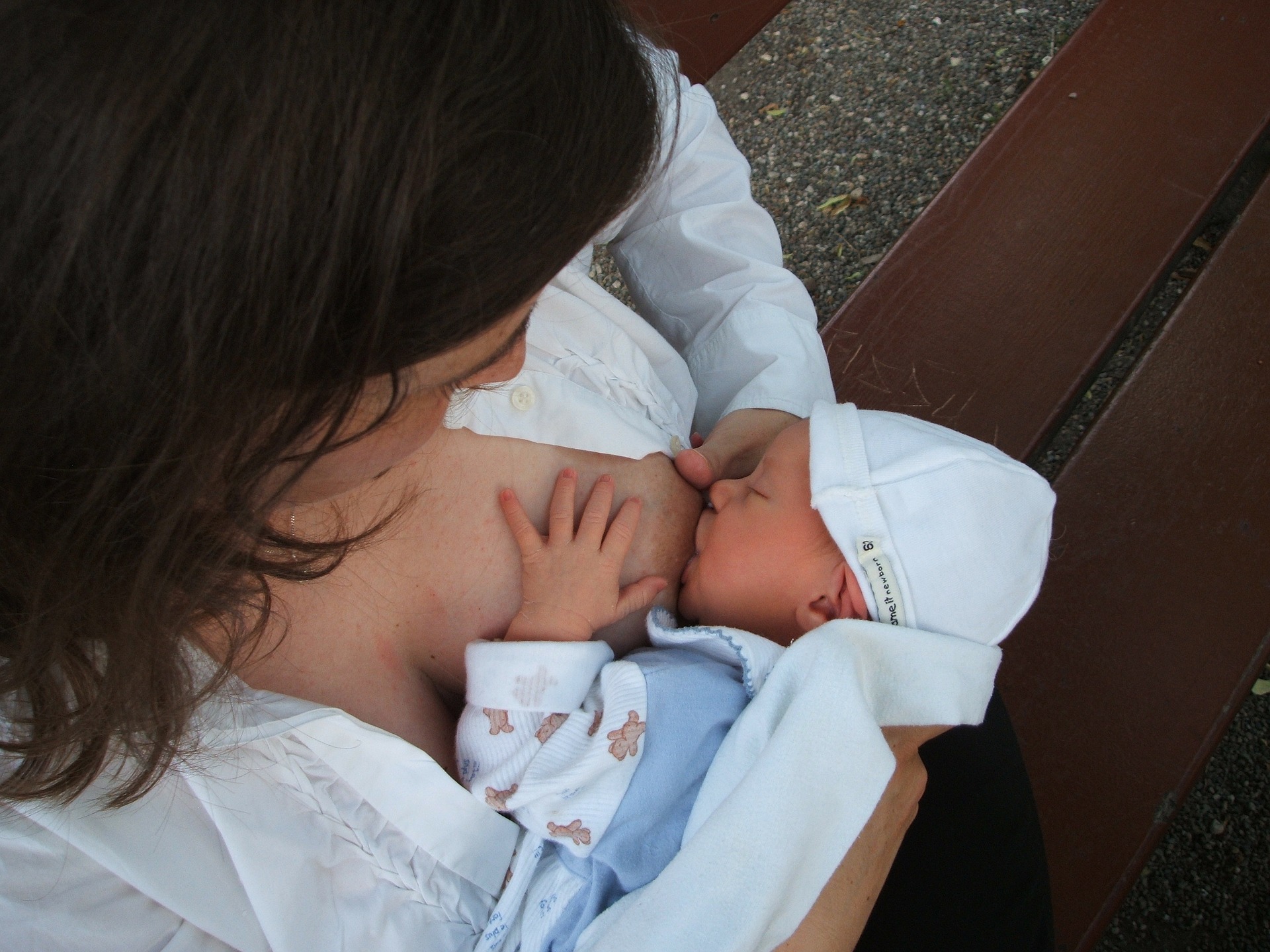 Allaiter un nouveauné guide pour faciliter ton démarrage et kiffer Et maman tu deviendras